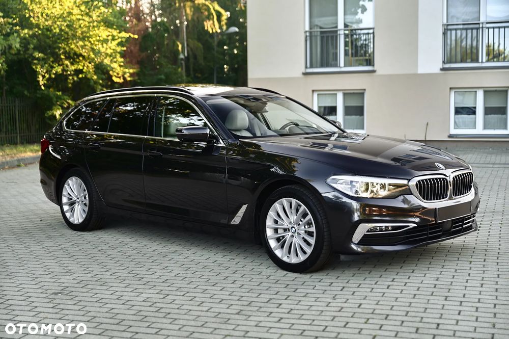 BMW Seria 5 525d Luxury Line - 6