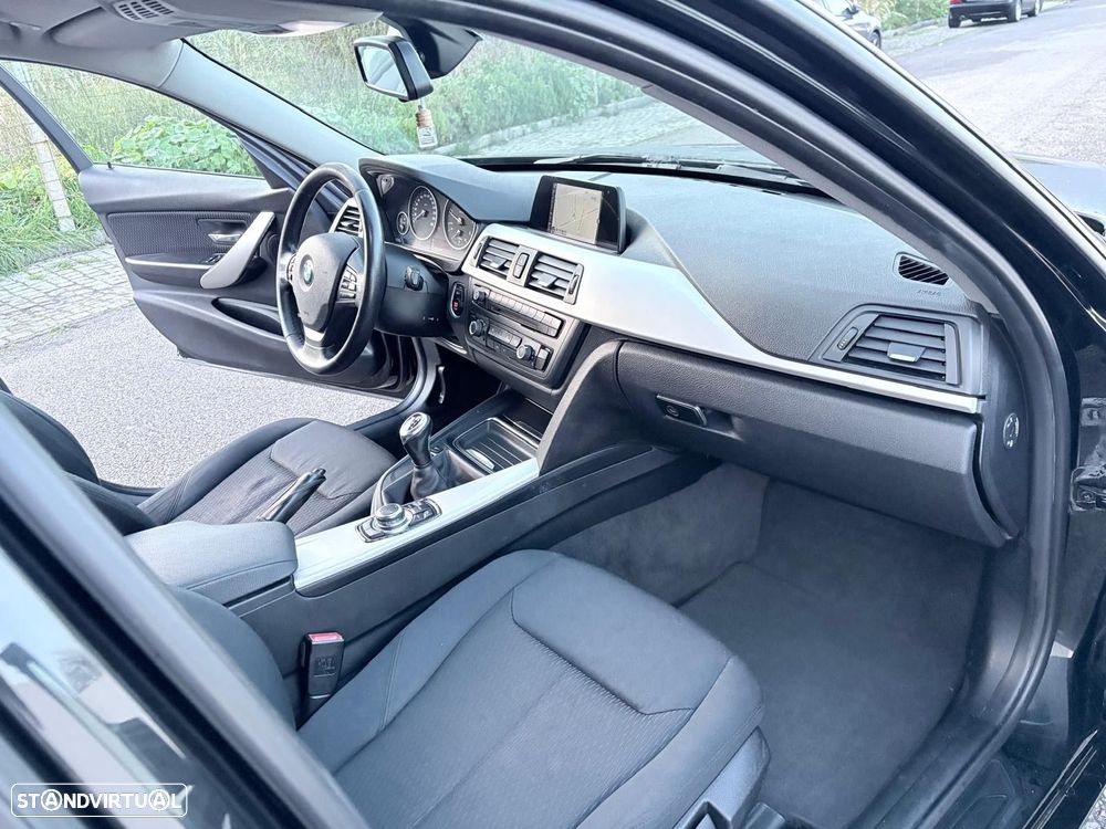 BMW 318 d Pack M Shadow - 24