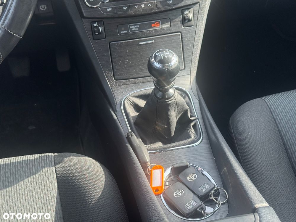 Toyota Avensis 2.2 D-CAT Combi Executive - 8