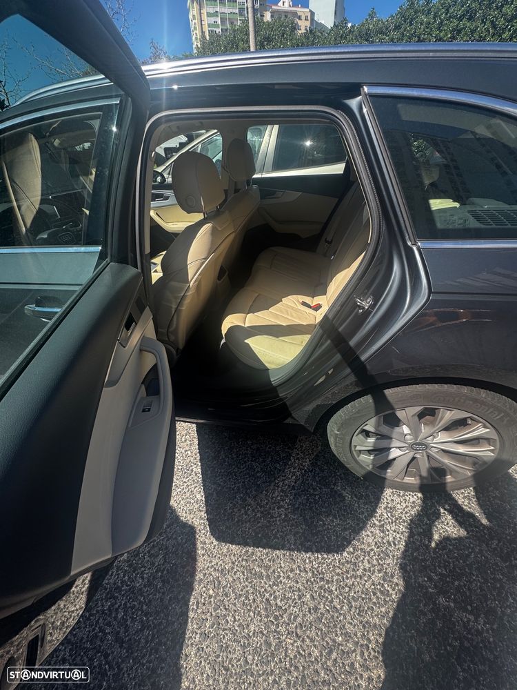 Audi A4 Avant 2.0 TDI Design - 15