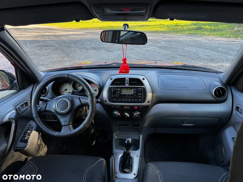 Toyota RAV4 - 10
