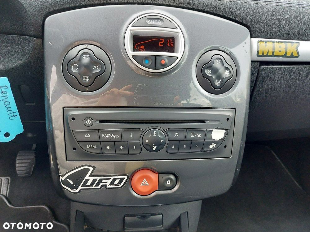 Renault Clio - 24