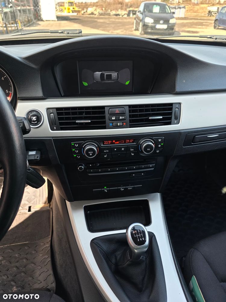 BMW Seria 3 320d xDrive DPF Edition Sport - 10