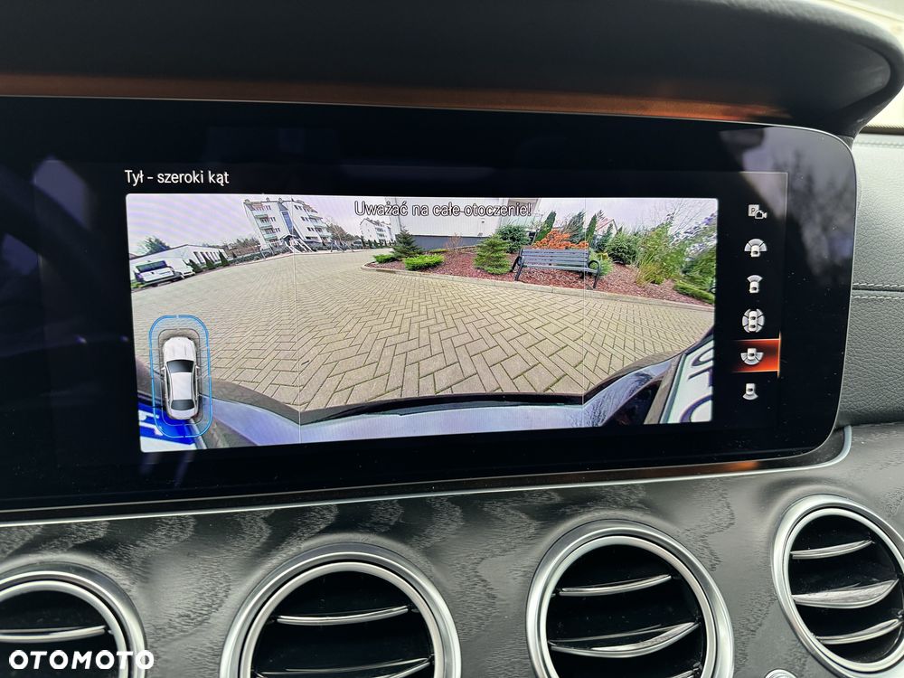 Mercedes-Benz Klasa E 220 d AMG - 16