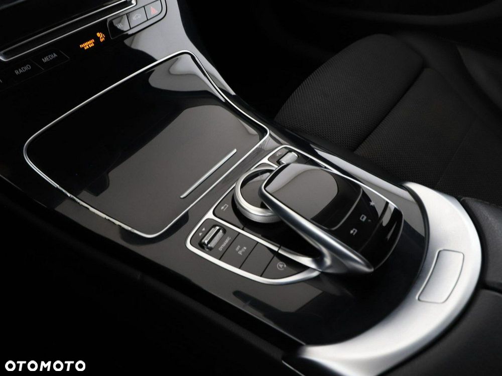 Mercedes-Benz Klasa C 180 9G-TRONIC Avantgarde - 29
