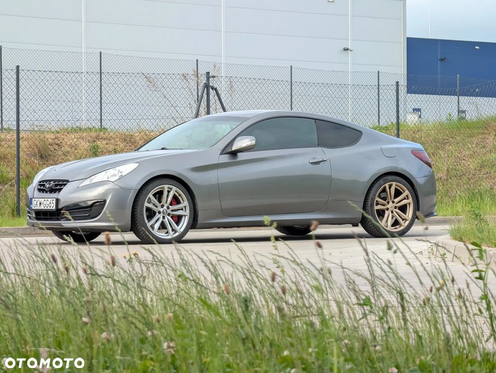 Hyundai Genesis Coupe 3.8 V6 Automatik - 10