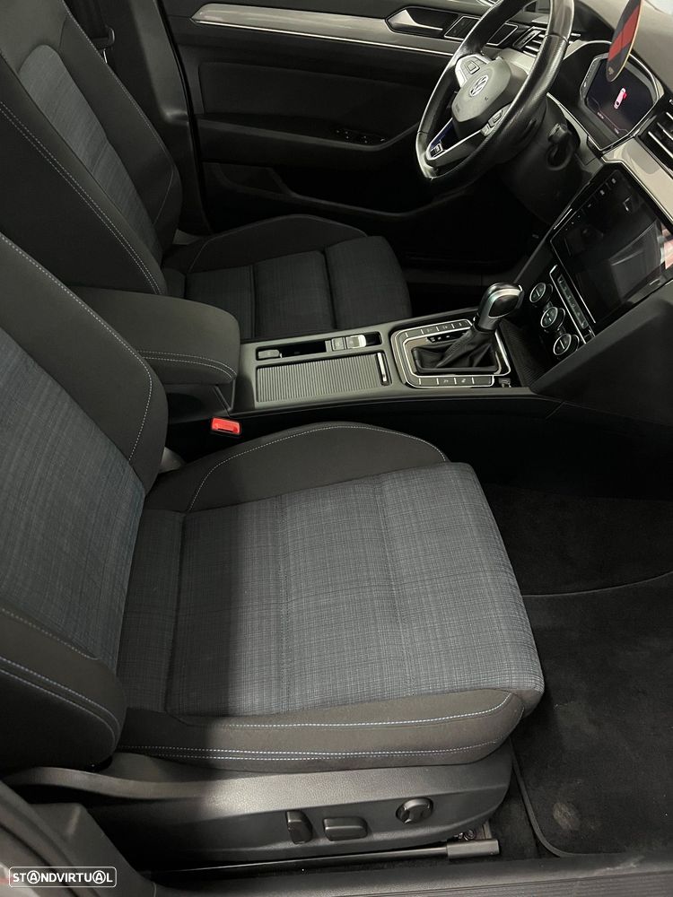 VW Passat Variant - 12