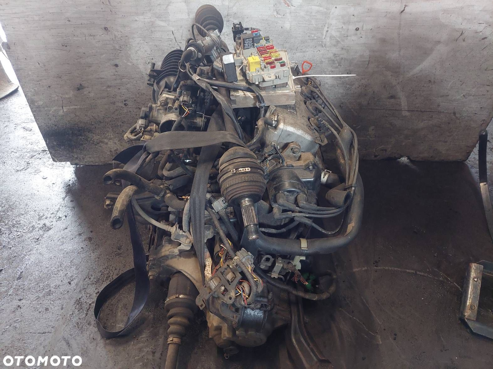 SILNIK BENZYNOWY KOMPLETNY OSPRZĘT SKRZYNIA CIVIC VI 1.4 16V D14Z4 - 2
