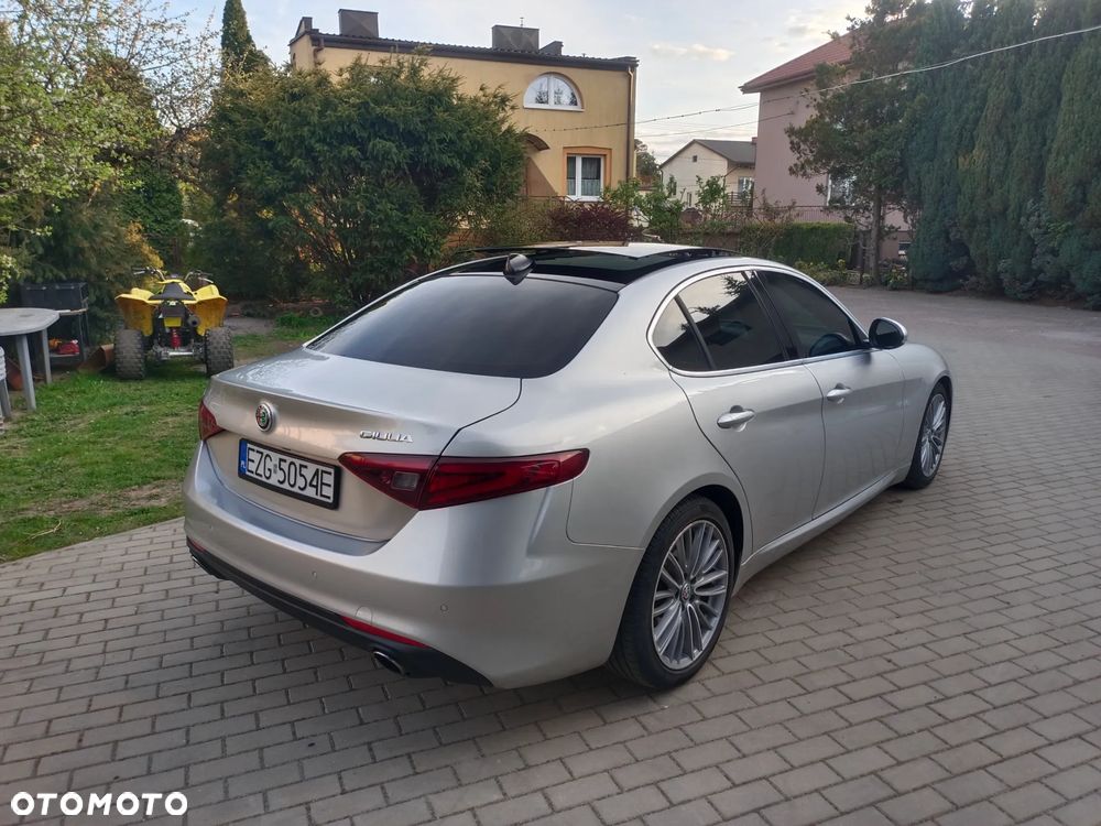 Alfa Romeo Giulia 2.0 Turbo 16V AT8 Veloce Ti - 4