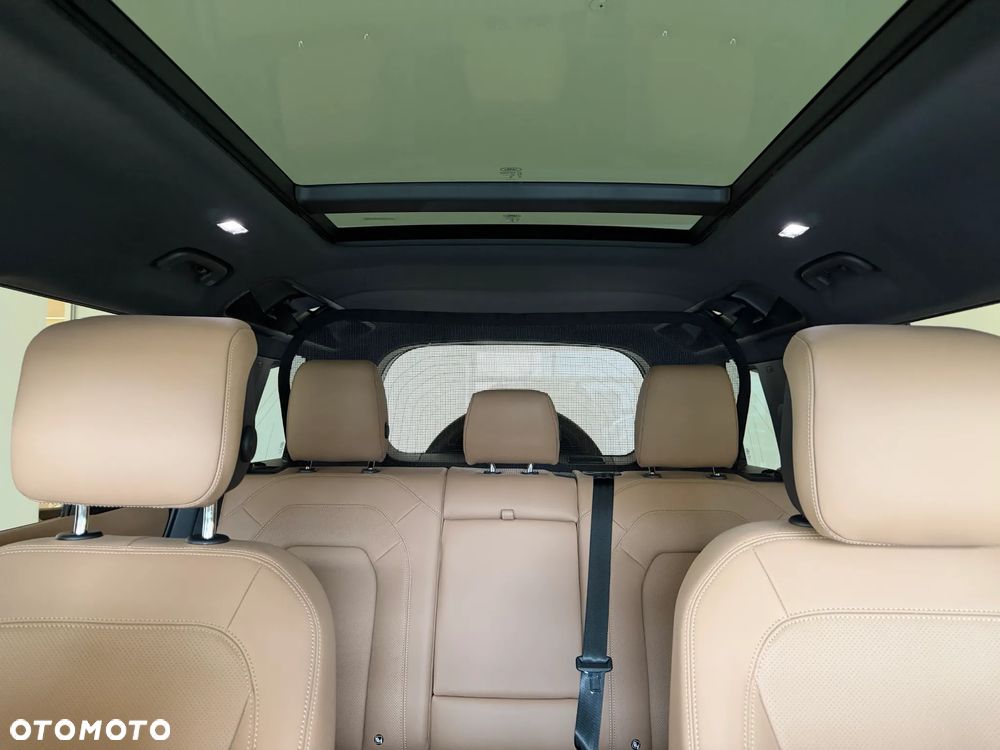 Land Rover Defender 3.0 D350 mHEV X-Dynamic HSE - 20