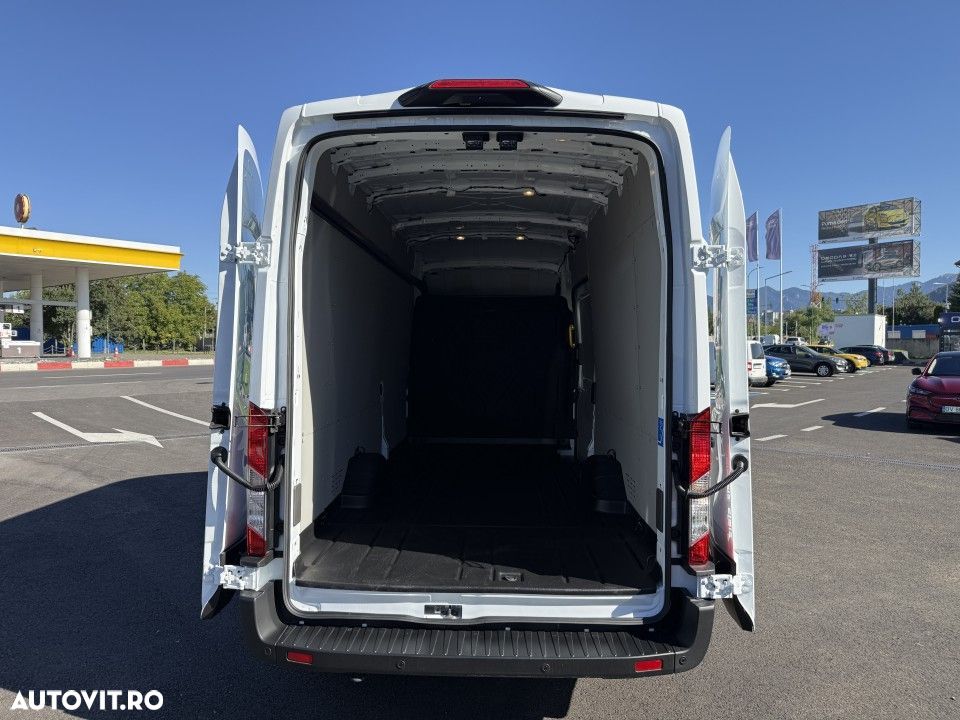 Ford Transit - 11