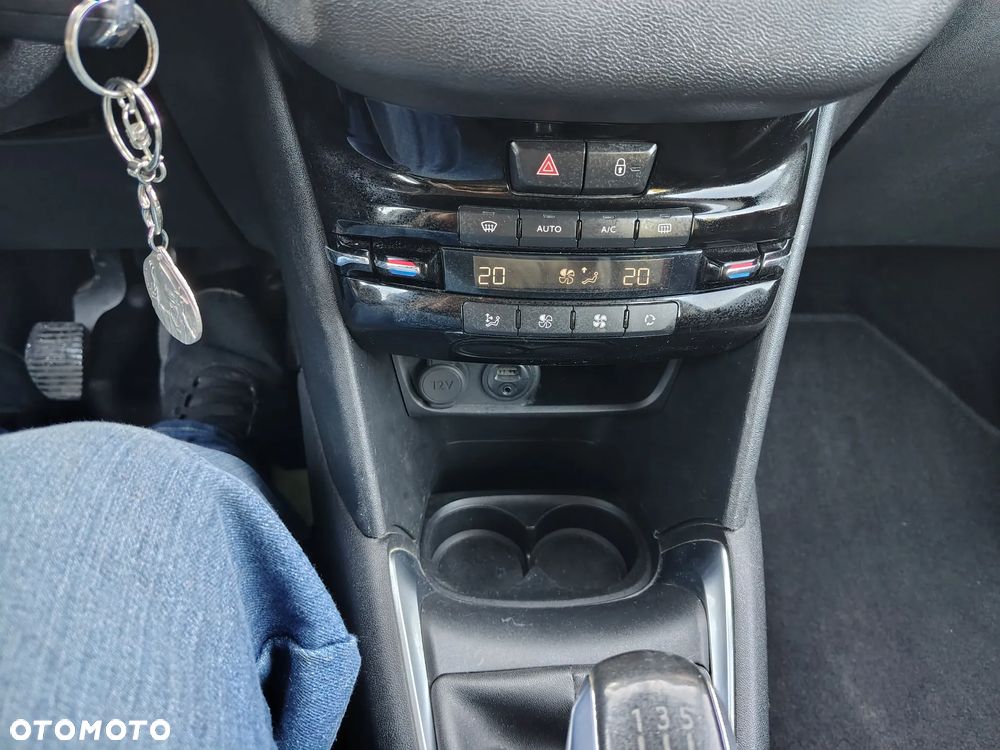 Peugeot 208 e-HDi FAP 92 Stop&Start Allure - 10