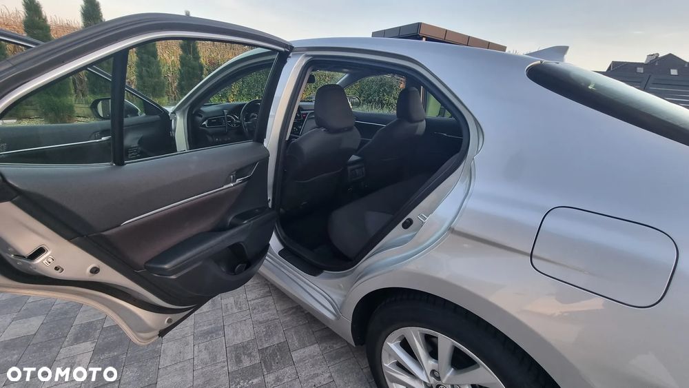 Toyota Camry - 21