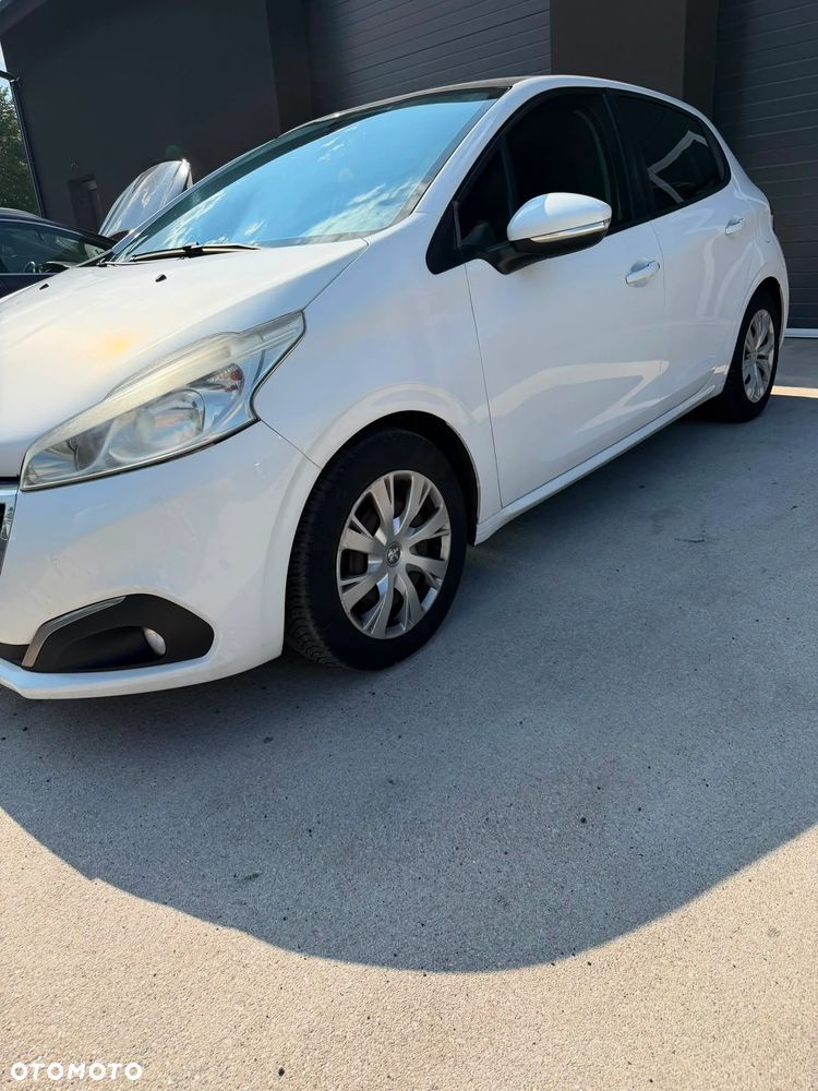 Peugeot 208 - 3