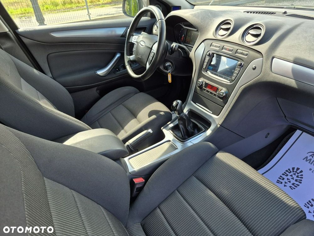 Ford Mondeo - 28
