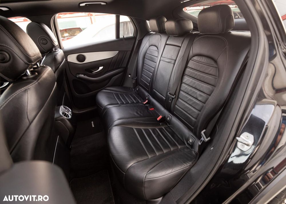 Mercedes-Benz GLC Coupe 250 4Matic 9G-TRONIC AMG Line - 11