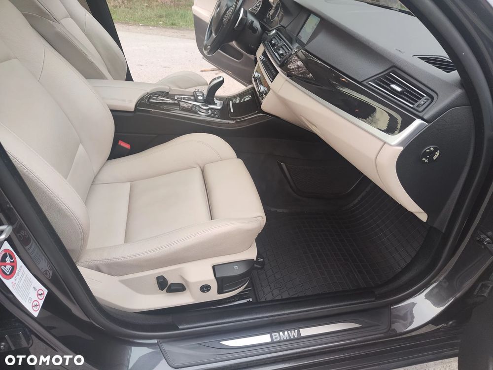 BMW Seria 5 520d Luxury Line - 10