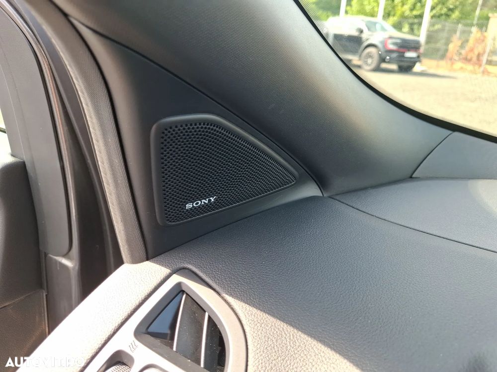 Ford Kuga 2.0 TDCi 4WD Powershift ST-Line - 23