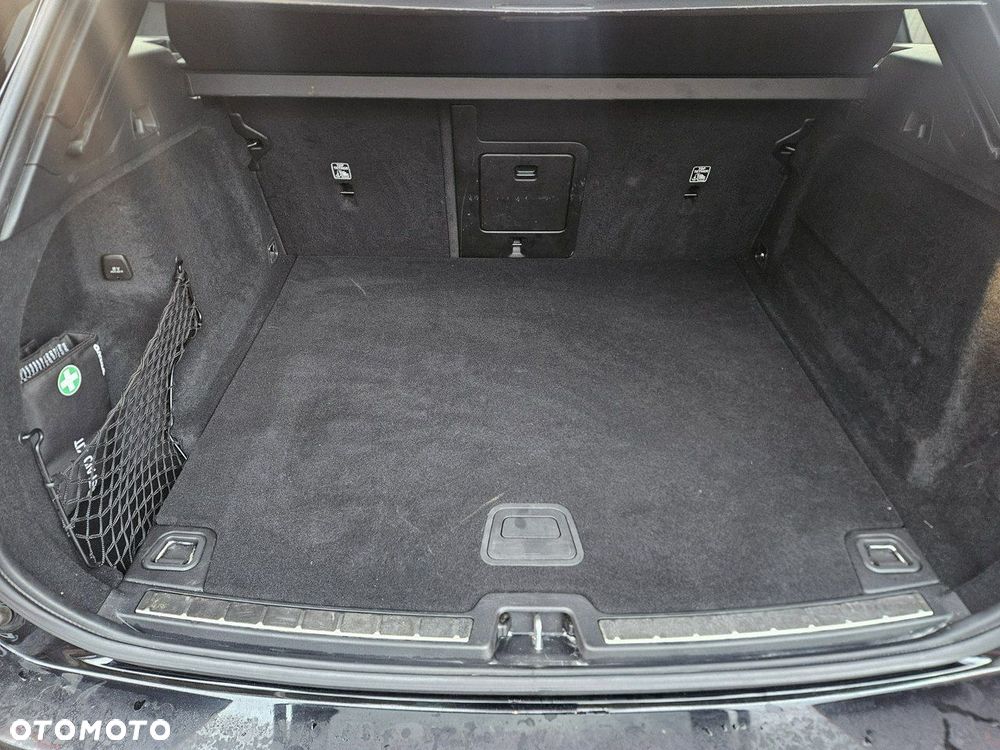 Volvo XC 60 D4 AWD R-Design - 25