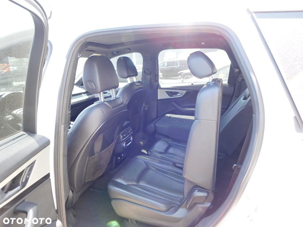 Audi Q7 - 25