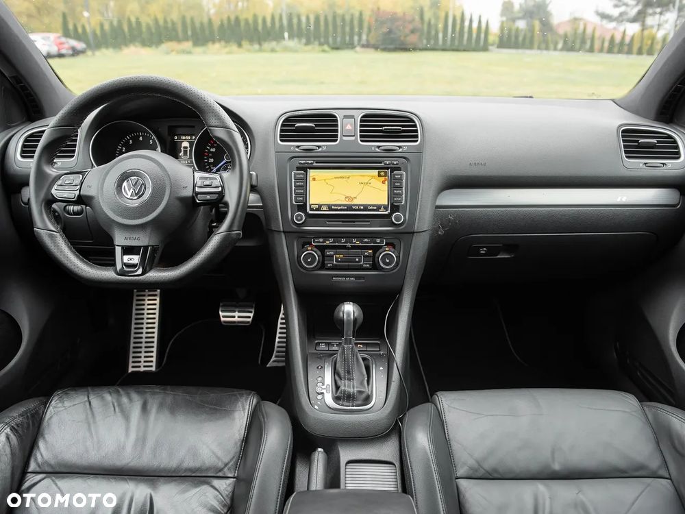 Volkswagen Golf - 6