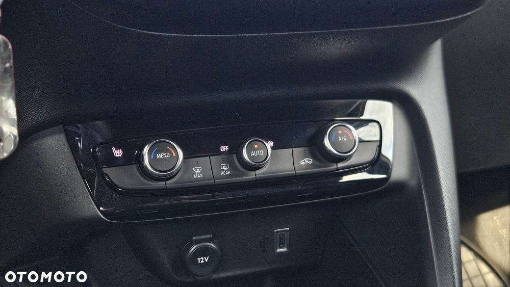 Opel Corsa 1.2 T GS S&S - 11