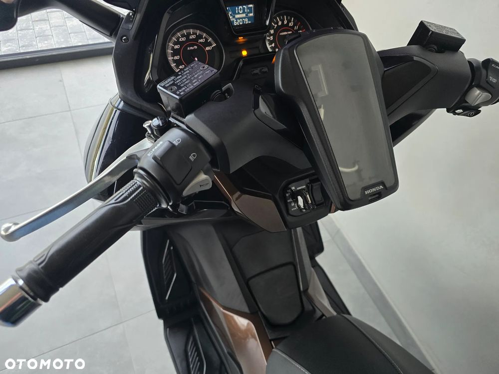 Honda NSS - 21