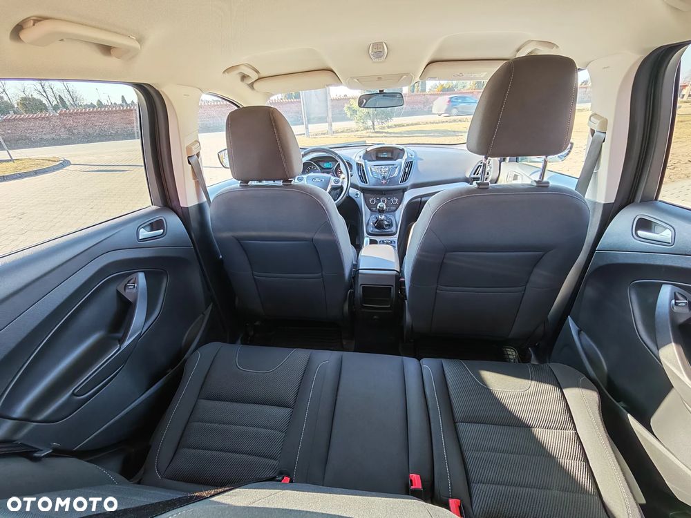 Ford Kuga 1.5 EcoBoost 2x4 Titanium - 8