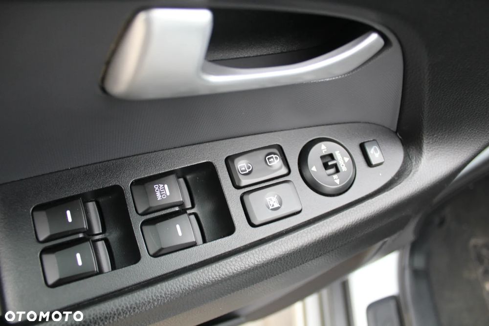 Kia Sportage 1.6 GDI L 2WD - 12