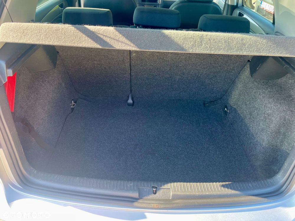 Volkswagen Golf - 31