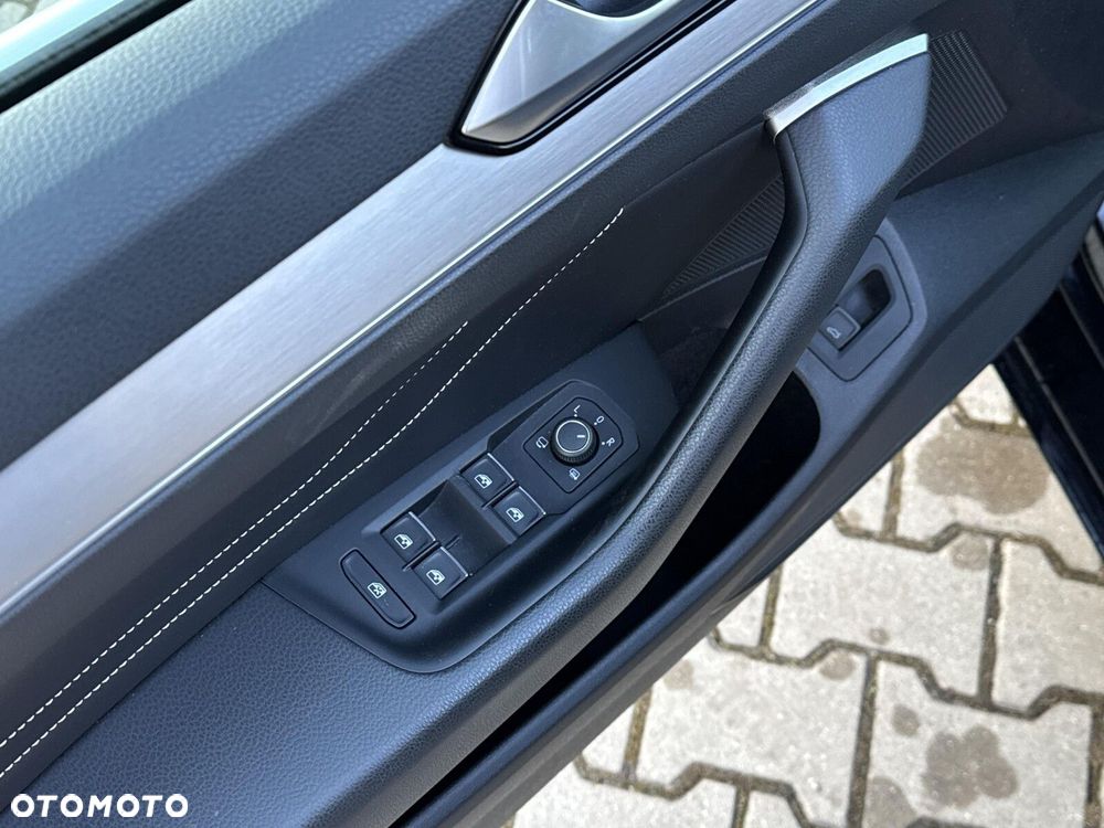Volkswagen Passat Variant 2.0 TDI Elegance DSG - 21