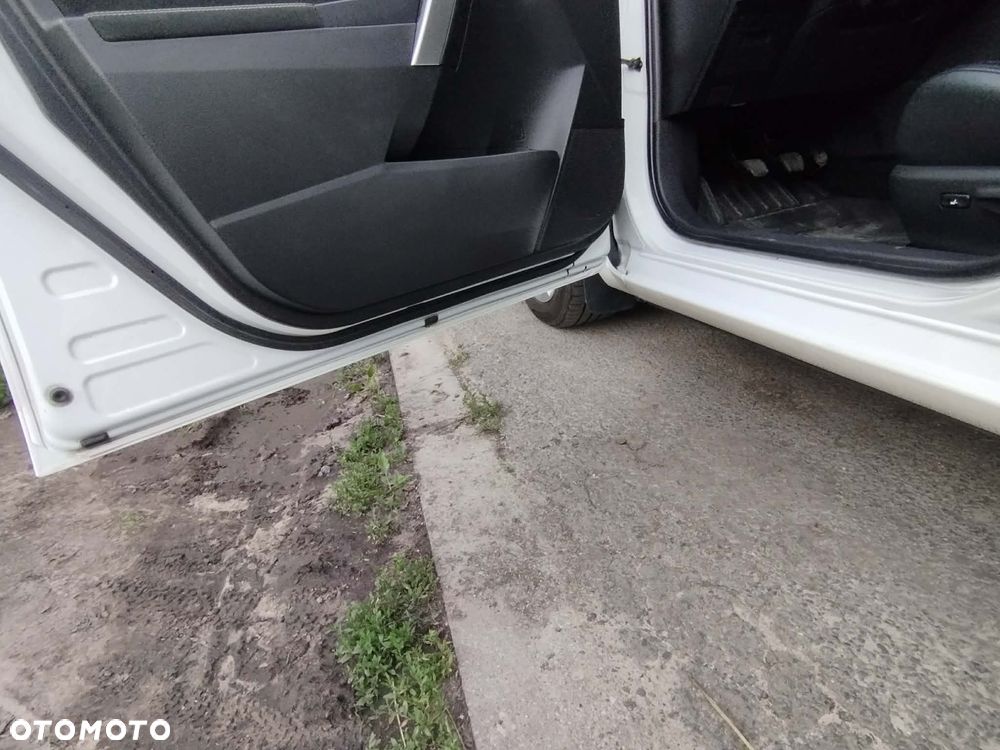 Toyota Auris 1.6 Dynamic - 24