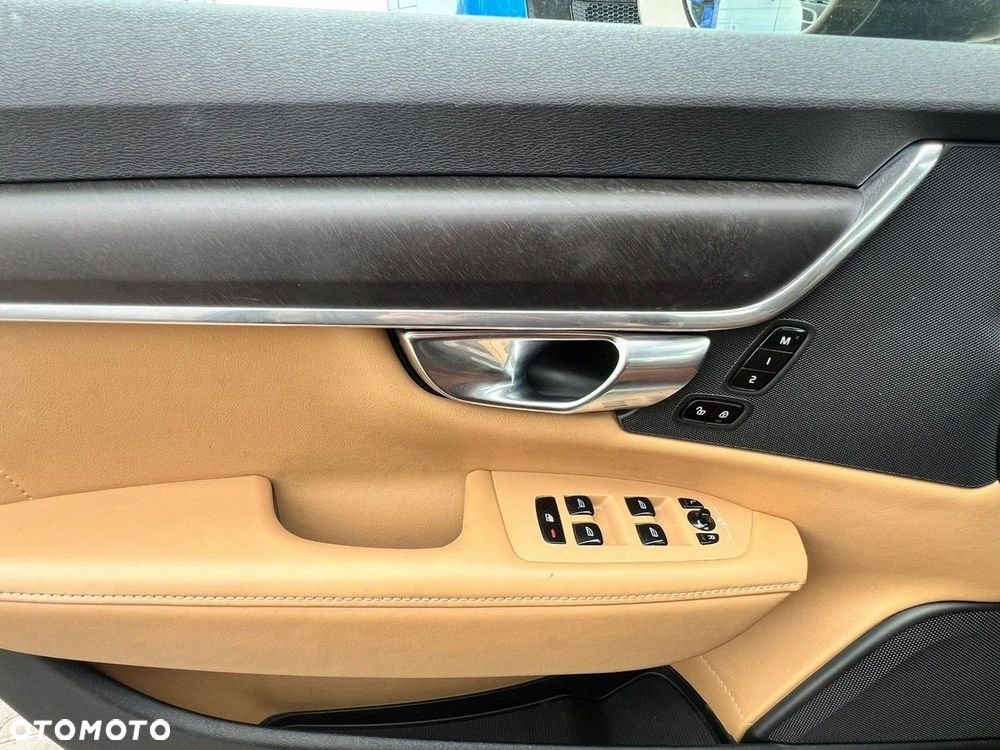 Volvo V90 D4 AWD Momentum Pro - 26