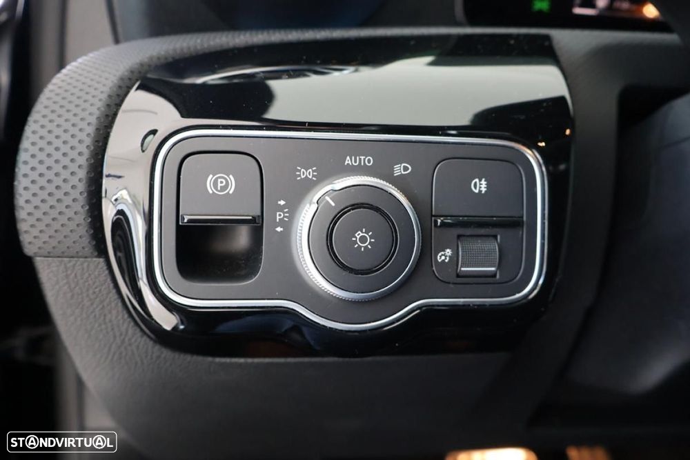 Mercedes-Benz A 250 e - 33