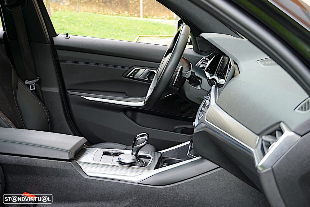 BMW 330 e Pack M Auto - 29
