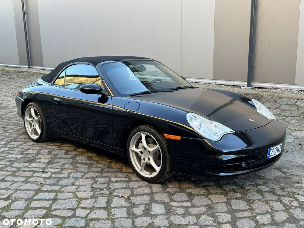 Porsche 911 Carrera 4 Cabrio - 3