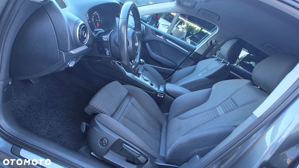 Audi A3 Sportback 2.0 TDI S line Sportpaket - 16