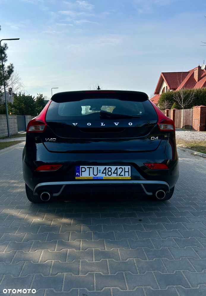Volvo V40 D4 Drive-E R-Design Momentum - 3