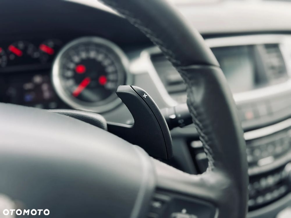 Peugeot 508 RXH Hybrid4 - 34