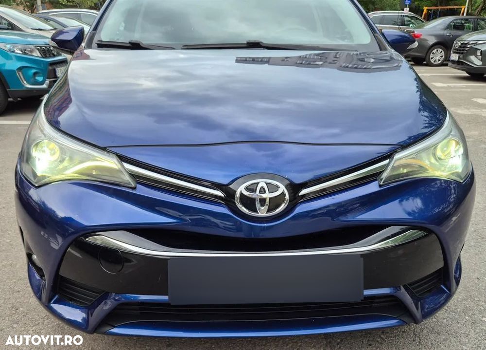 TOYOTA Avensis