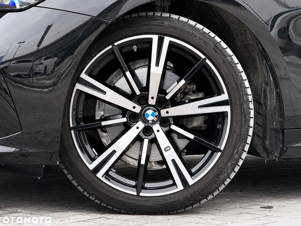 BMW Seria 5 520d xDrive - 14