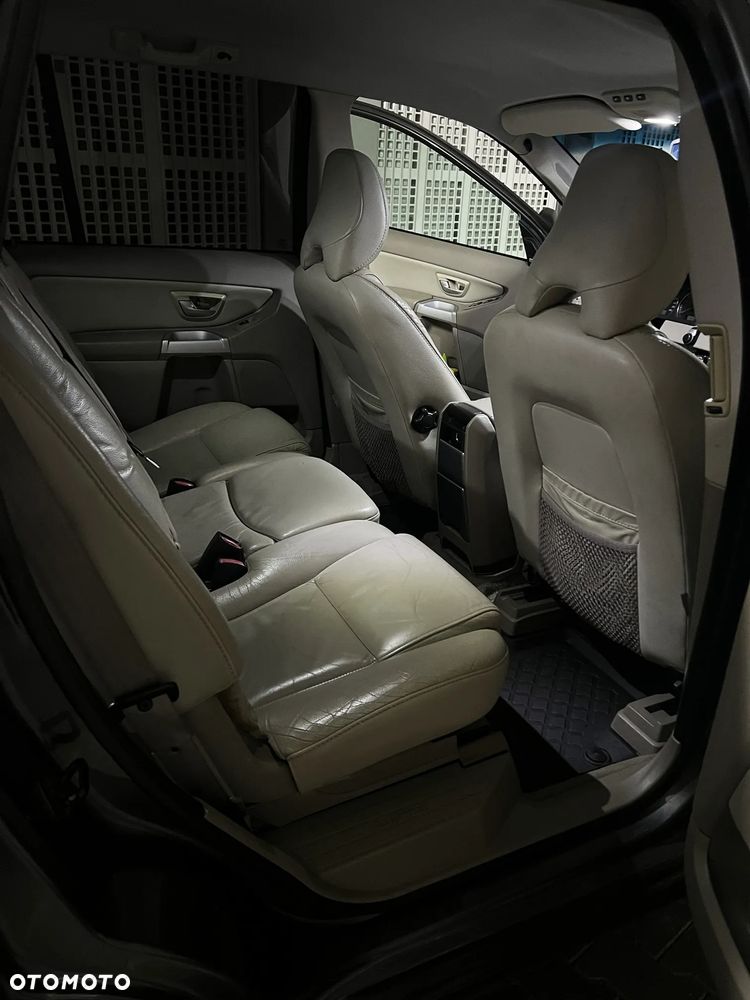 Volvo XC 90 2.4 D5 Momentum - 9