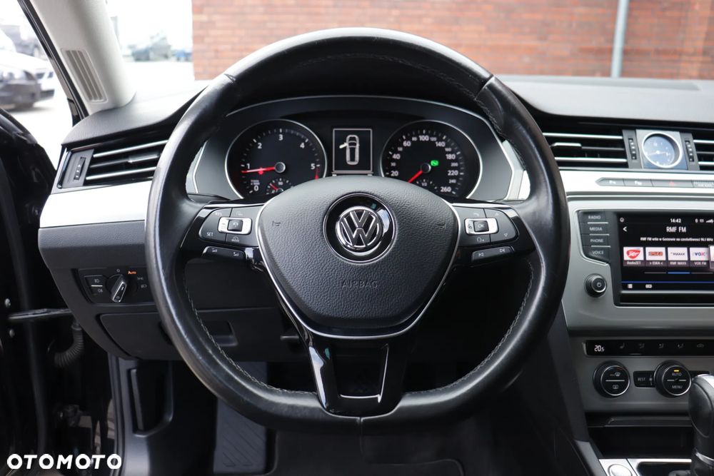 Volkswagen Passat 2.0 TDI SCR DSG Comfortline - 21