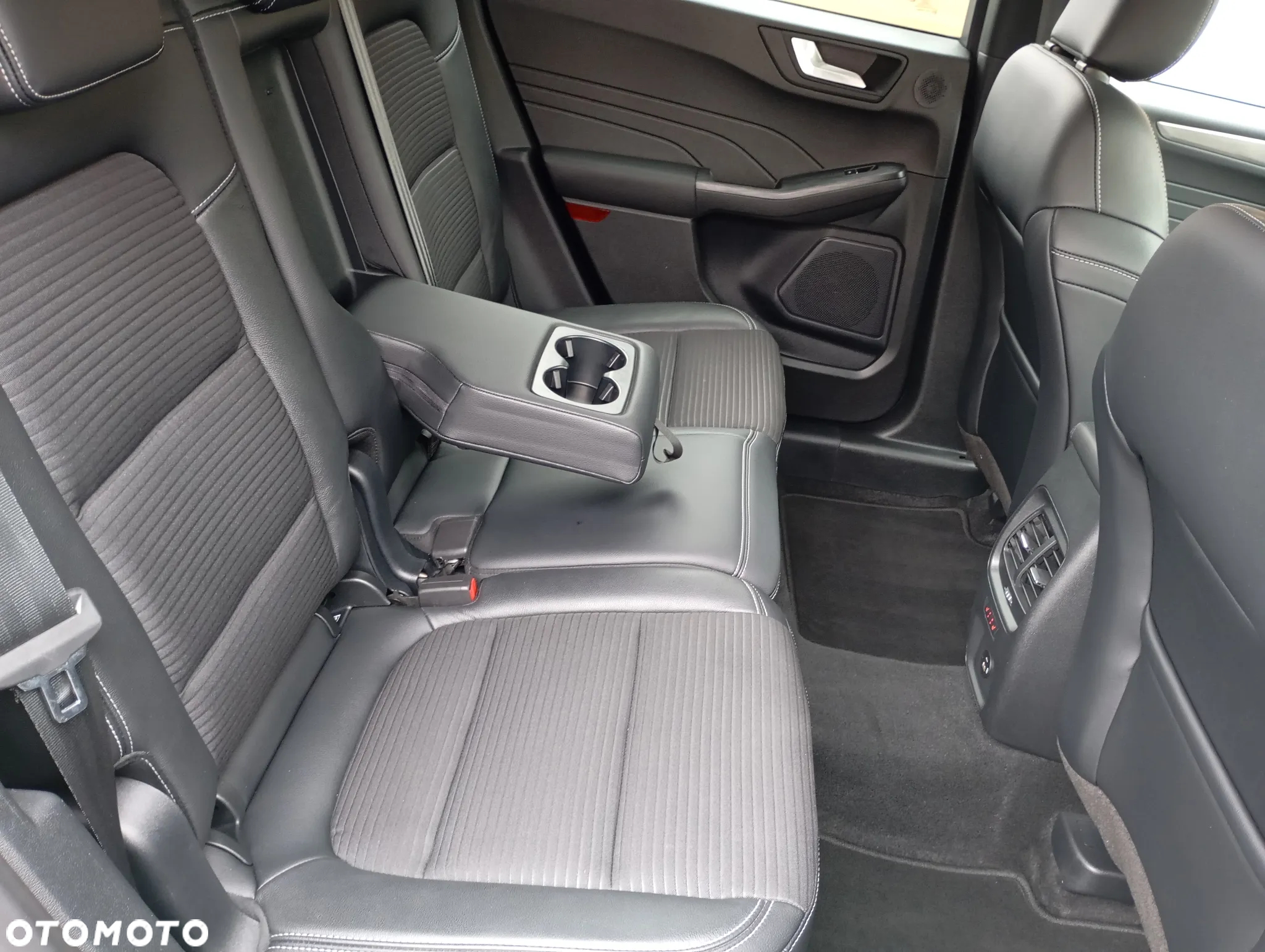 Ford Kuga 2.0 EcoBlue 4x4 TITANIUM X - 7
