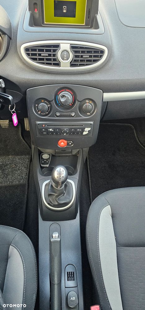 Renault Clio 1.2 16V 75 Dynamique - 26