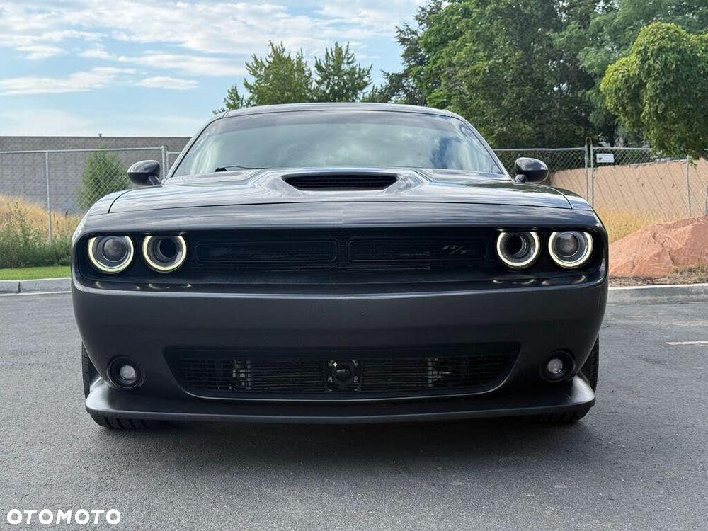 Dodge Challenger - 4