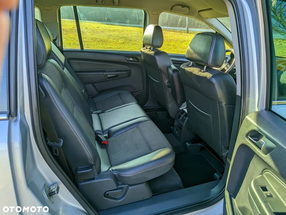 Opel Zafira - 19