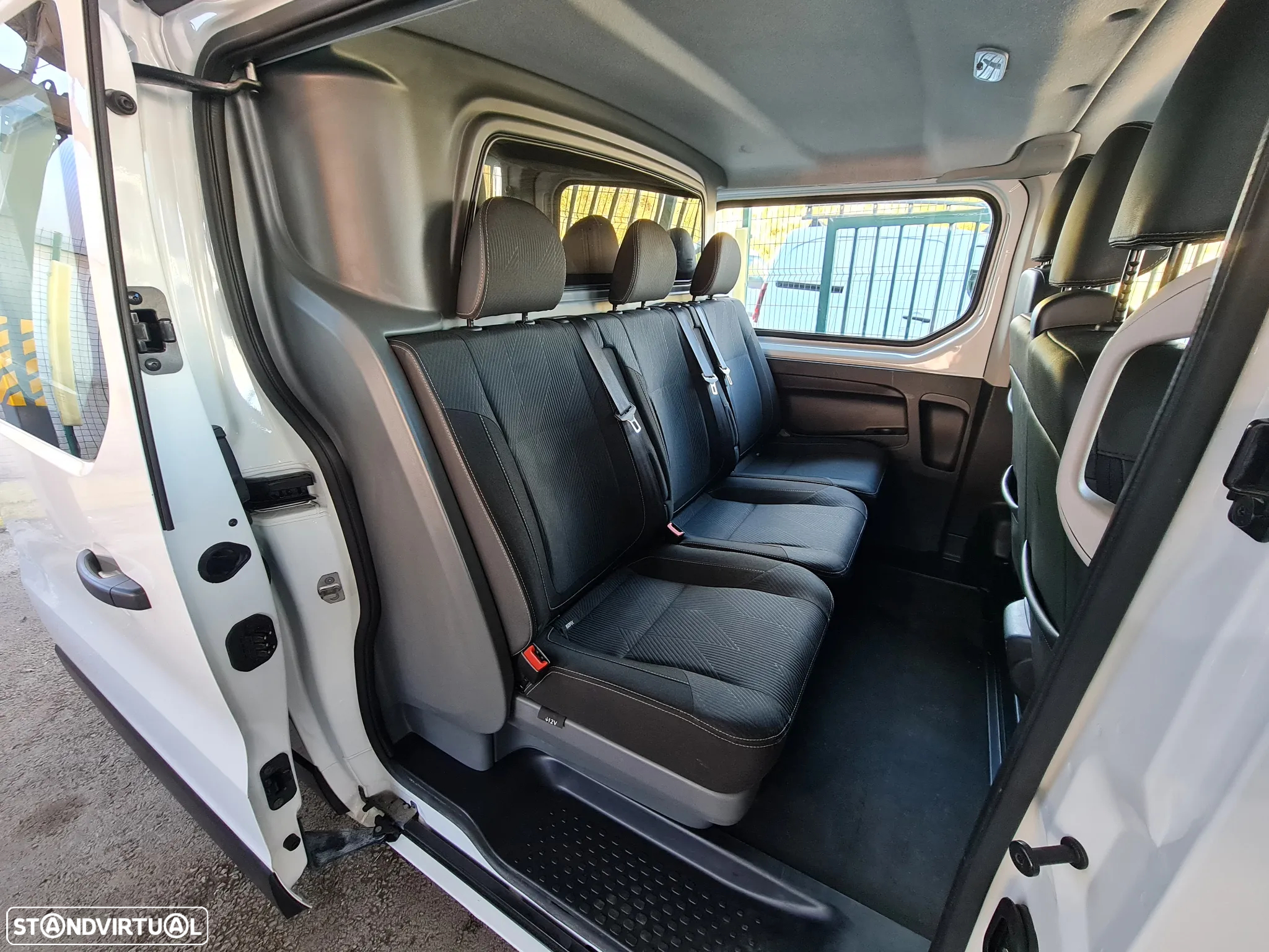 Renault TRAFIC 2.0 Dci 120CV * 6 Lug /Bluetooth/ AC/ IVA DEDUTÍVEL * - 11
