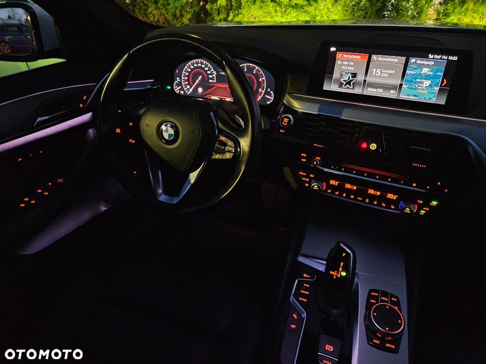 BMW Seria 5 520d xDrive Sport Line - 27