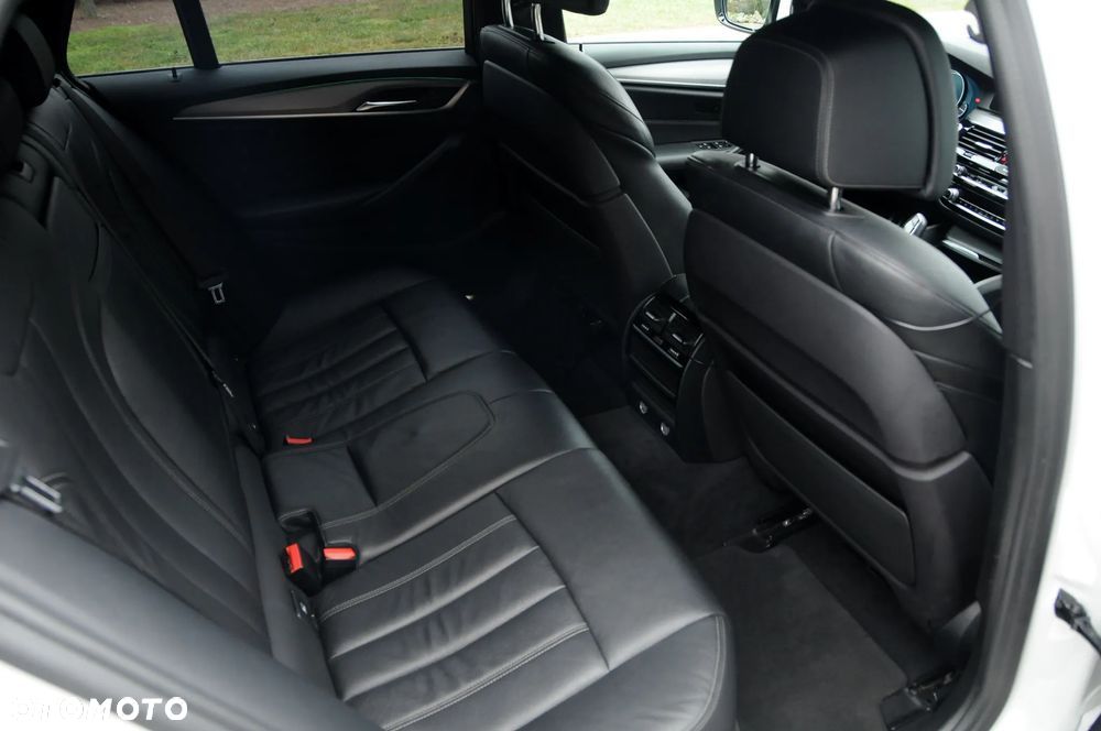 BMW Seria 5 540d xDrive M Sport sport - 31
